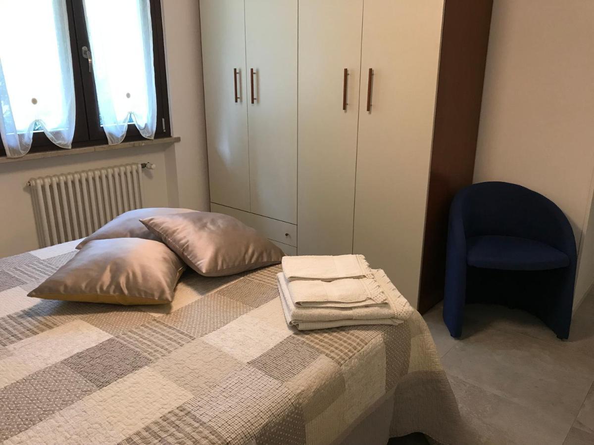 Casa Mary Due - Trilocale Con Giardino Privato A Due Passi Dal Lago Sirmione Dış mekan fotoğraf