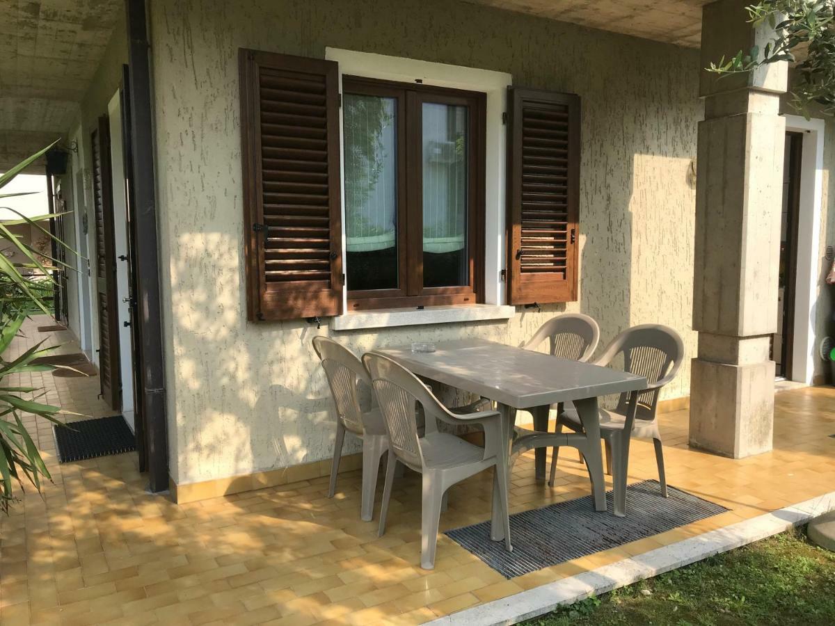 Casa Mary Due - Trilocale Con Giardino Privato A Due Passi Dal Lago Sirmione Dış mekan fotoğraf