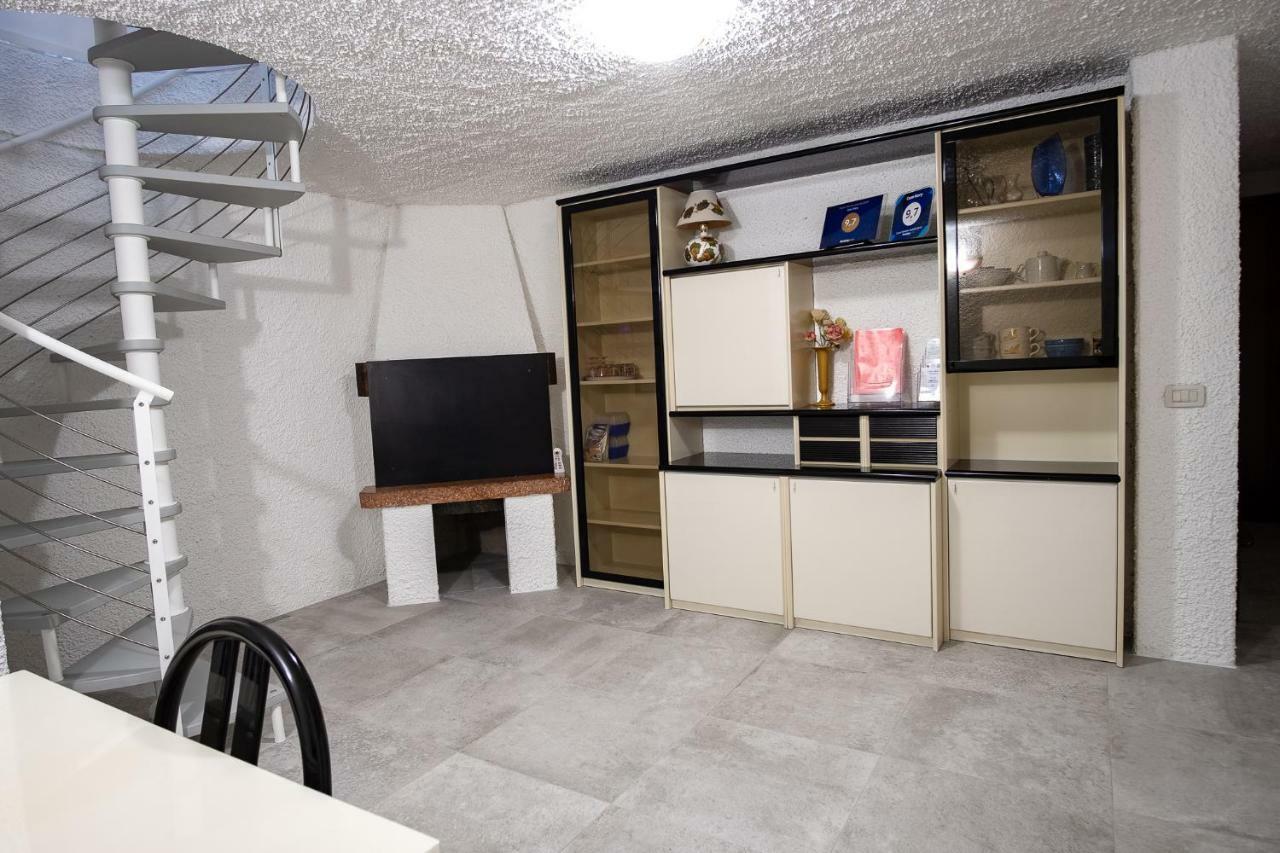 Casa Mary Due - Trilocale Con Giardino Privato A Due Passi Dal Lago Sirmione Dış mekan fotoğraf