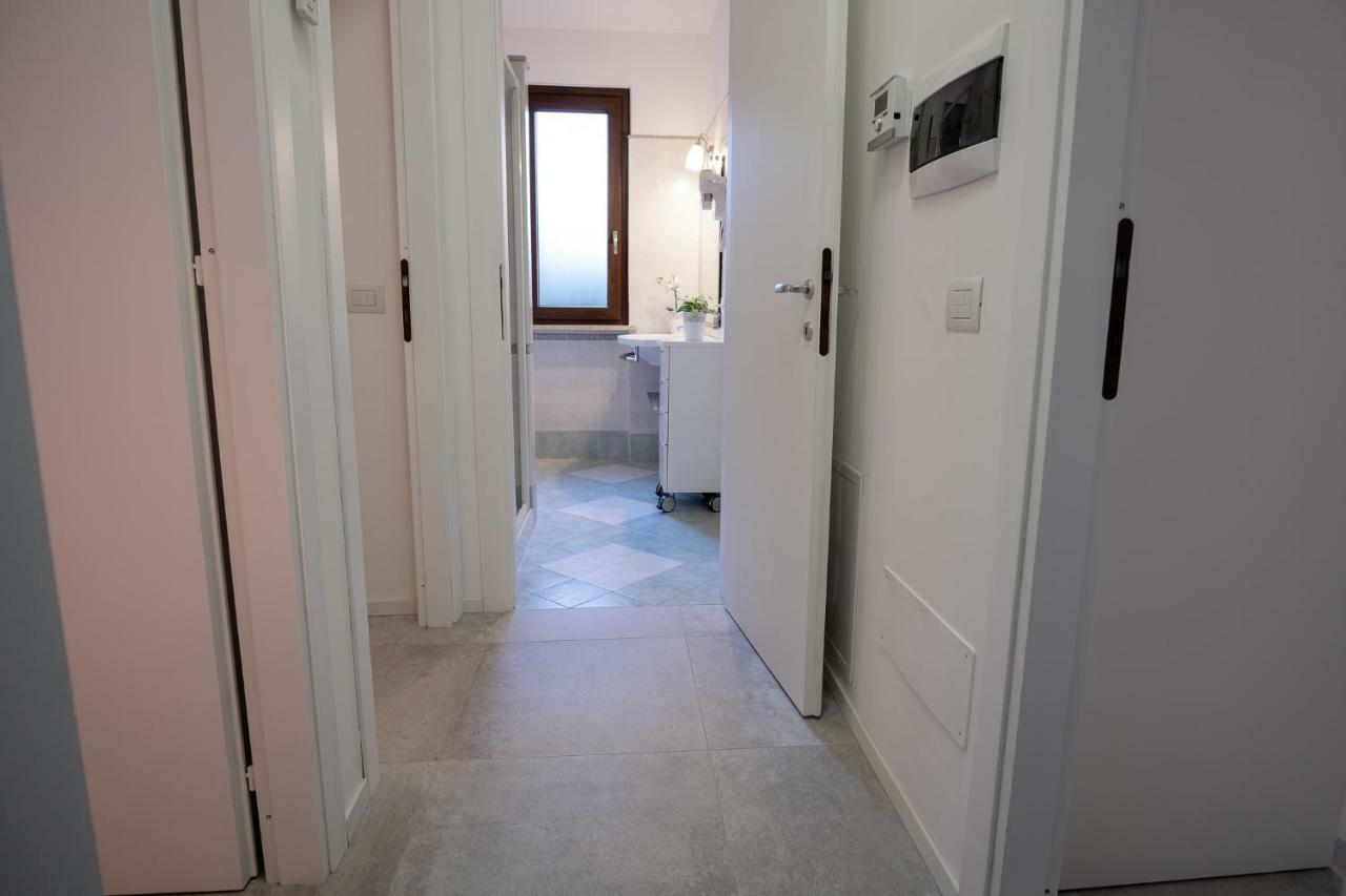 Casa Mary Due - Trilocale Con Giardino Privato A Due Passi Dal Lago Sirmione Dış mekan fotoğraf